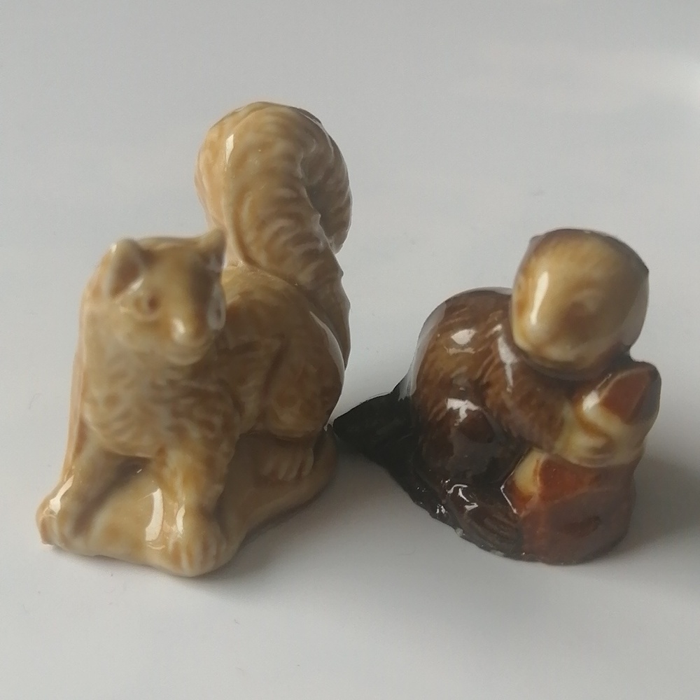 Vintage Wade England Whimsies Miniature Figurine Beaver Pine Marten (2)